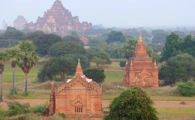 Höhenflug in Bagan, Stadt der 1000 Tempel /&nbsp;MYANMAR