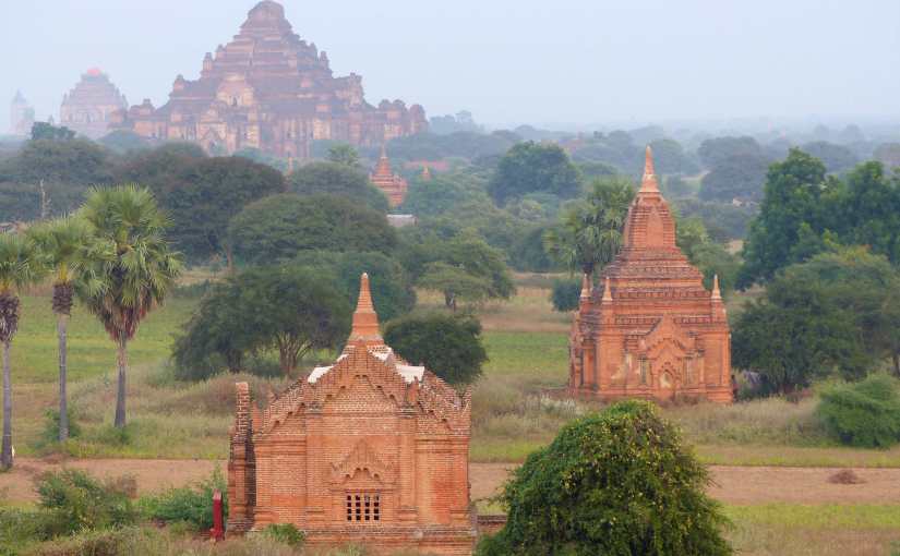 Höhenflug in Bagan, Stadt der 1000 Tempel / MYANMAR